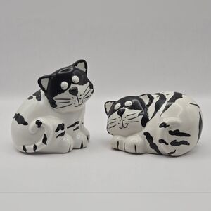 2002 Cassanova Cheri Lane Black White Cat Salt Pepper Shakers